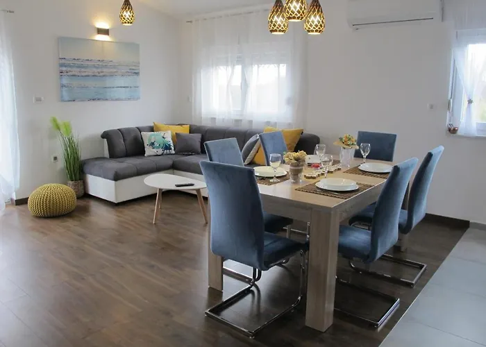 M&t Apartament Nin