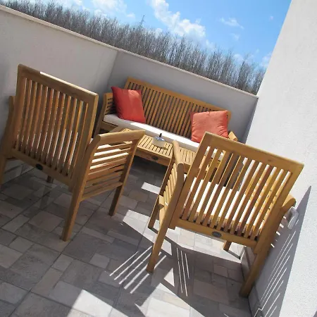 M&t Apartment *