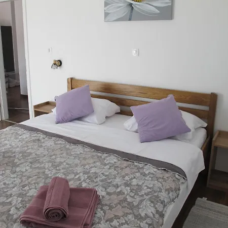 M&t Apartment